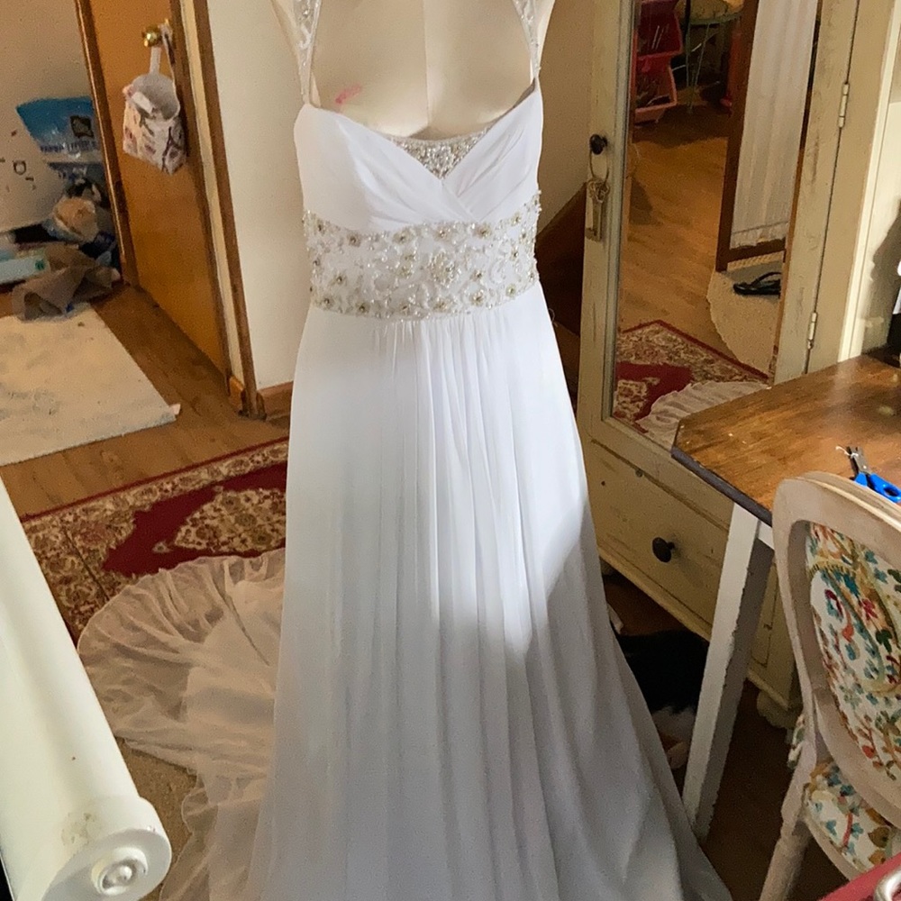 Size 12 wedding gown with sequins awesome design